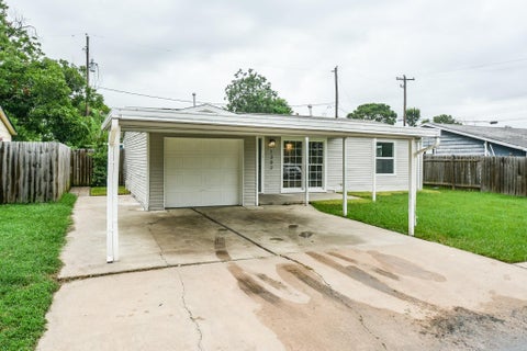 Tiny photo for 1302 Lamesa Avenue, Pasadena, TX 77506 (MLS # 30589037)