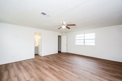 Tiny photo for 1302 Lamesa Avenue, Pasadena, TX 77506 (MLS # 30589037)