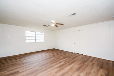 Tiny photo for 1302 Lamesa Avenue, Pasadena, TX 77506 (MLS # 30589037)