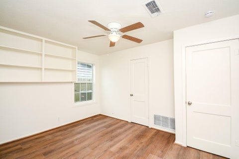 Tiny photo for 1302 Lamesa Avenue, Pasadena, TX 77506 (MLS # 30589037)