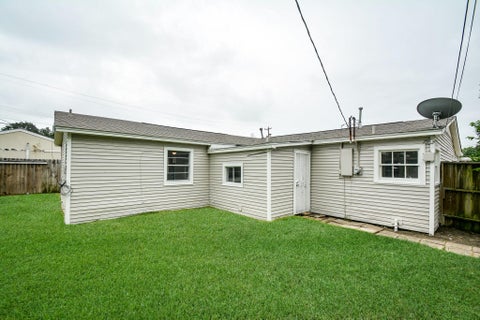 Tiny photo for 1302 Lamesa Avenue, Pasadena, TX 77506 (MLS # 30589037)