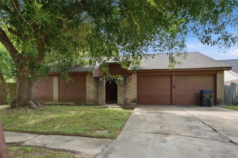 Photo of 3611 Macon Place Court, Houston, TX 77082 (MLS # 18158116)