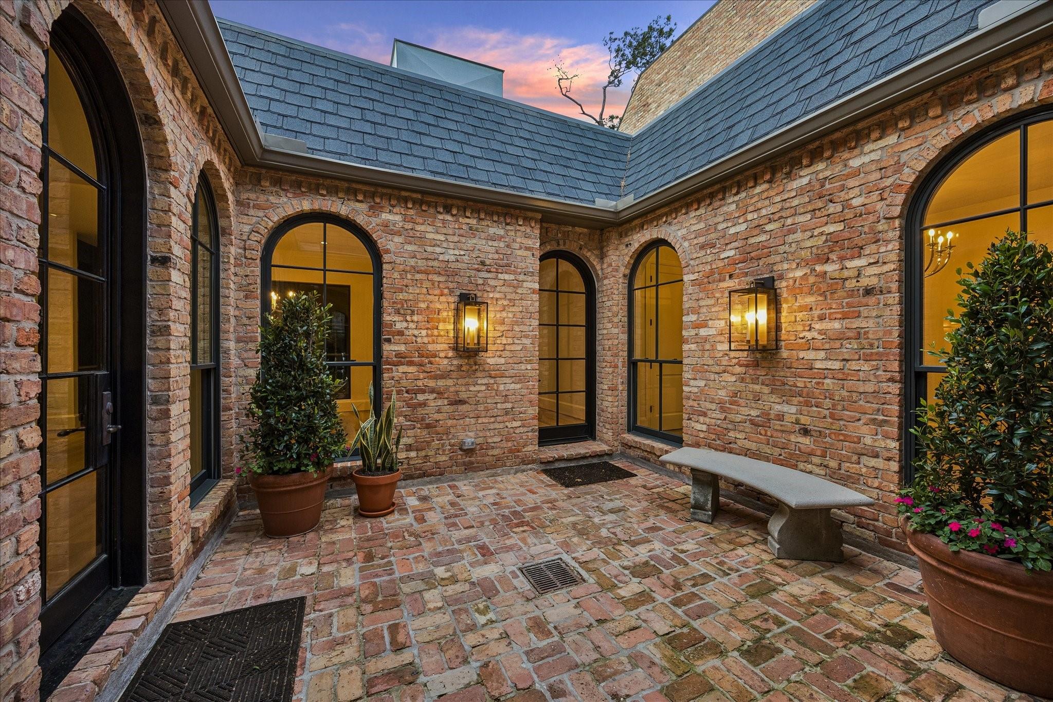 5731 Indian Circle