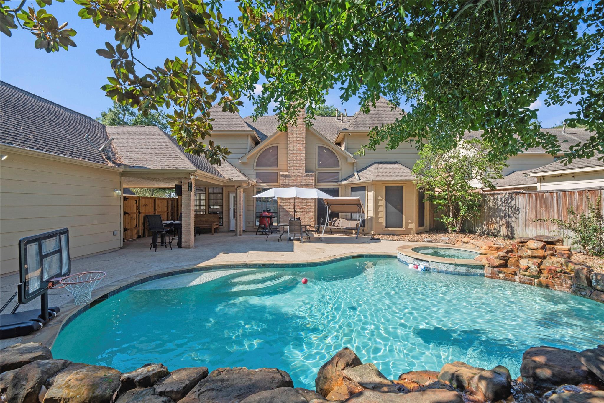 5823 Ashmere Lane