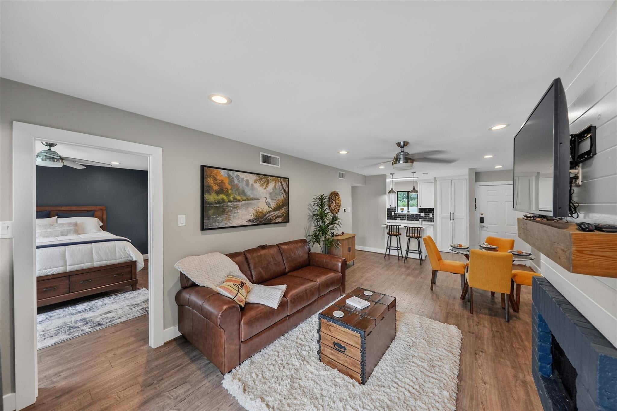 12100 Melville Drive 6