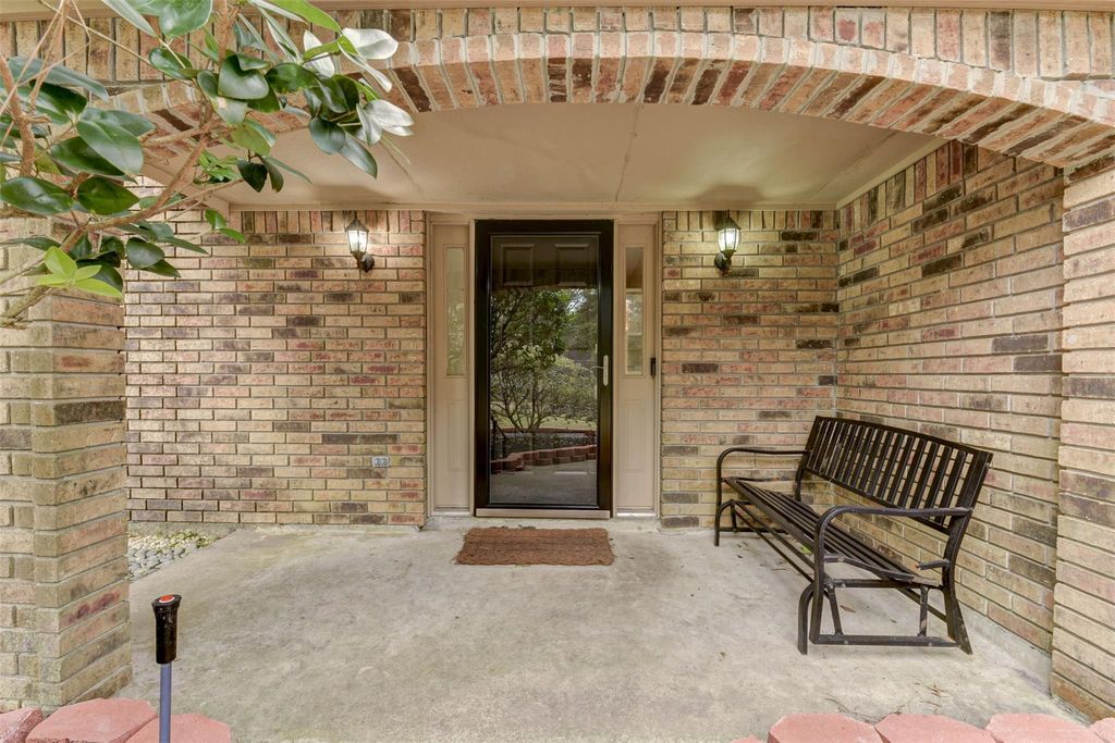 Photo of 3302 Creek Shadows Drive, Houston, TX 77339 (MLS # 77349023)