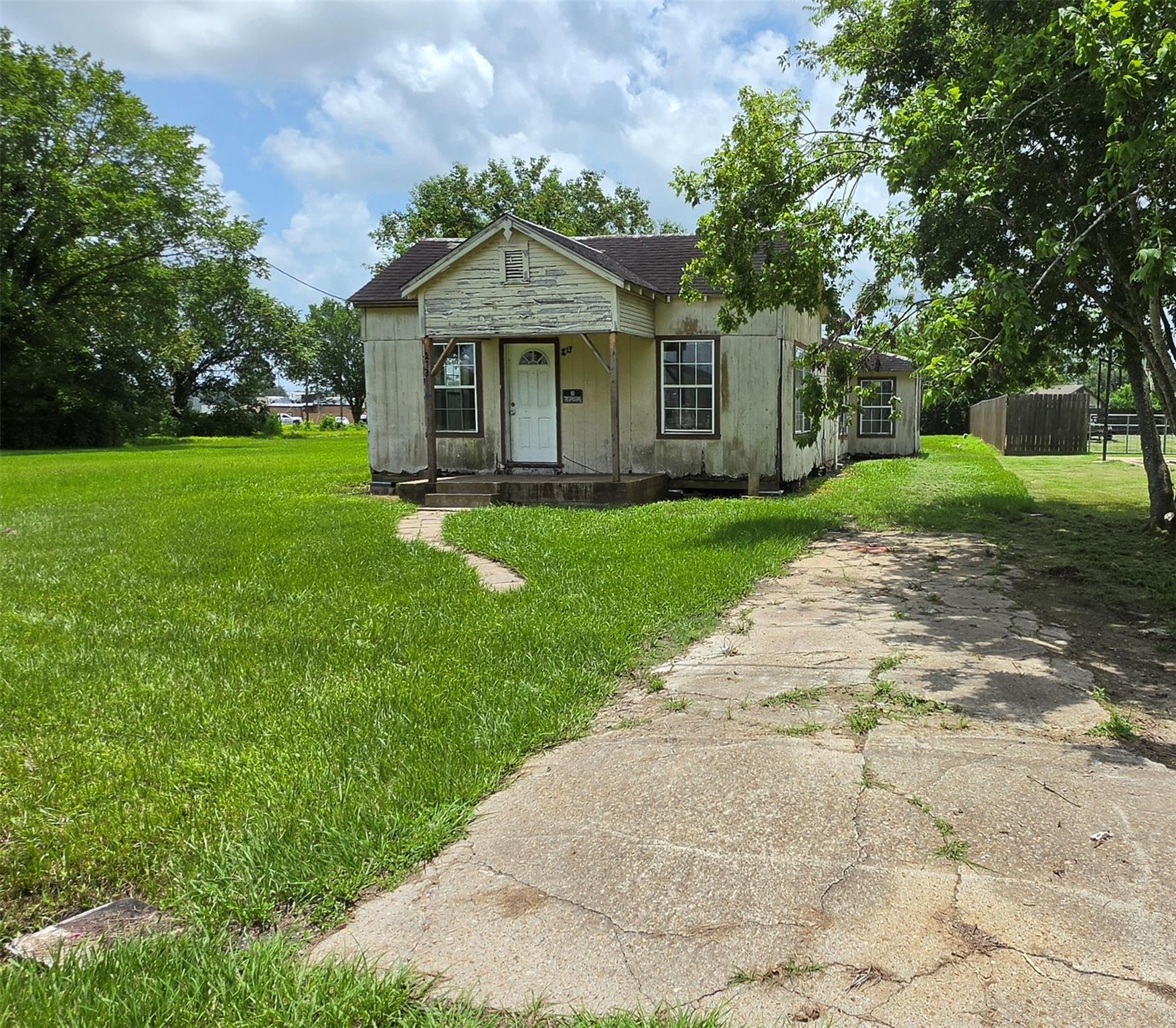 213 W Jackson Street