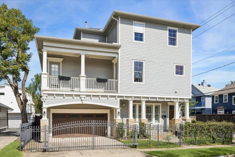 Photo of 325 E 24th Street #2, Houston, TX 77008 (MLS # 65884665)