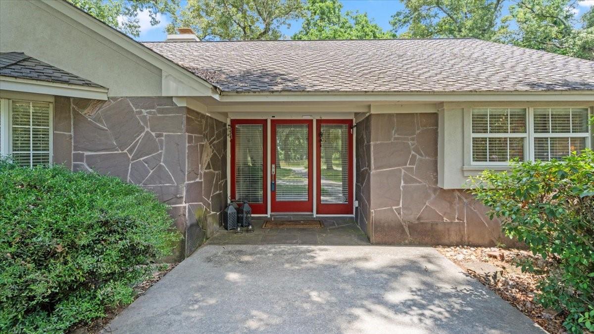 9502 Rolling Oaks Drive