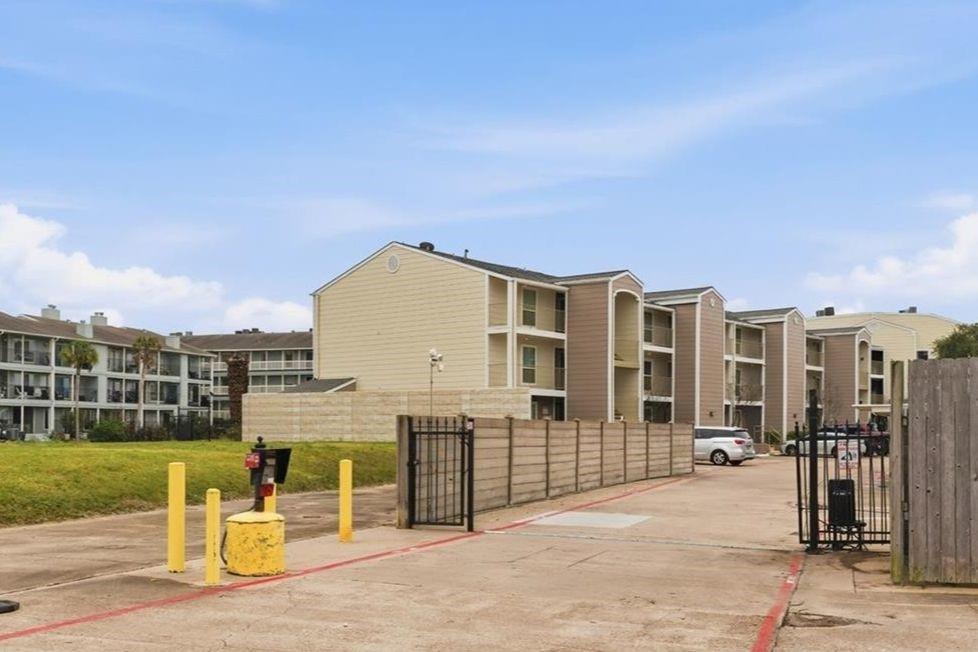 208 Yacht Club Lane 208