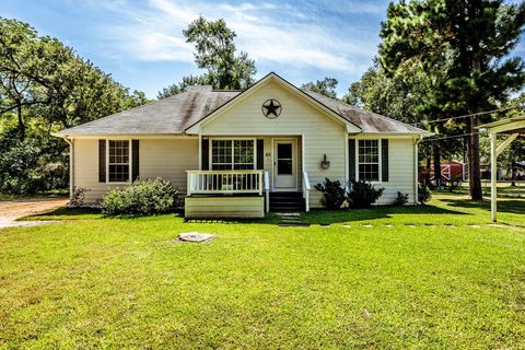 Photo of 65 Cauthen Drive, Huntsville, TX 77320 (MLS # 26389822)