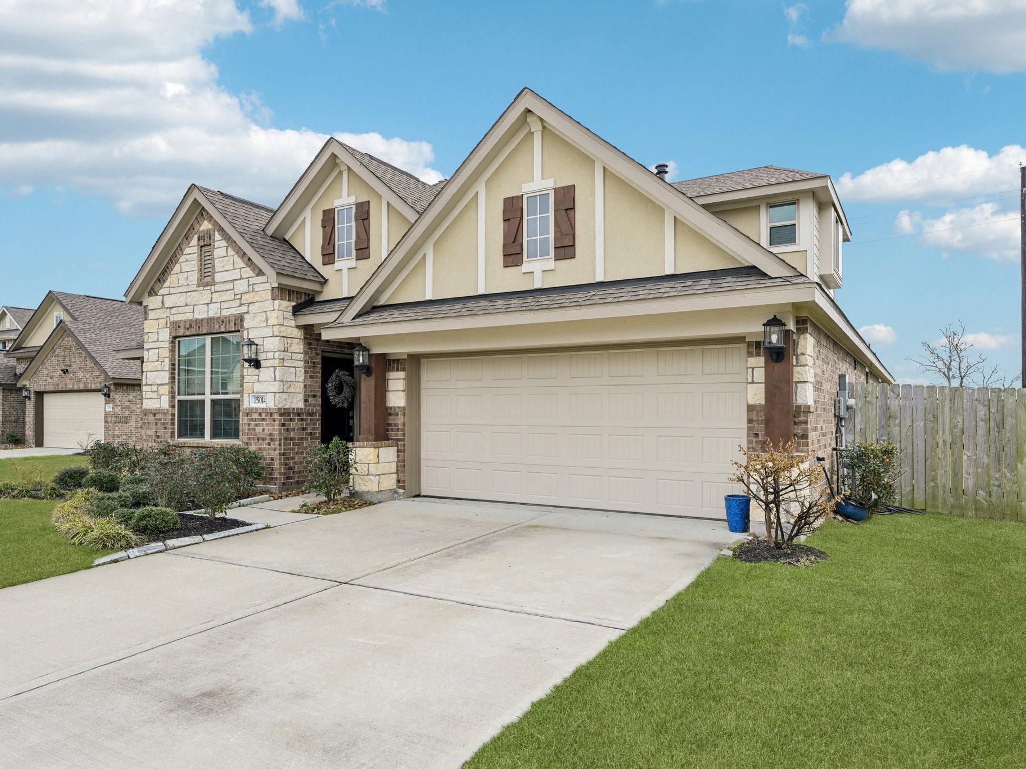 15014 Lake Shore Avenue