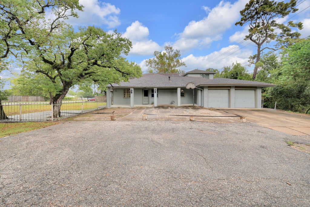 Photo of 11412 Lane Street, Houston, TX 77029 (MLS # 97970899)