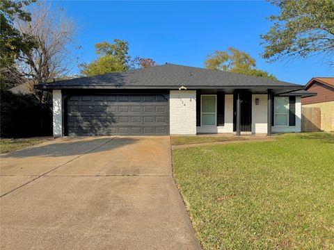 Photo of 2134 Rainy River Drive, Houston, TX 77088 (MLS # 96748994)