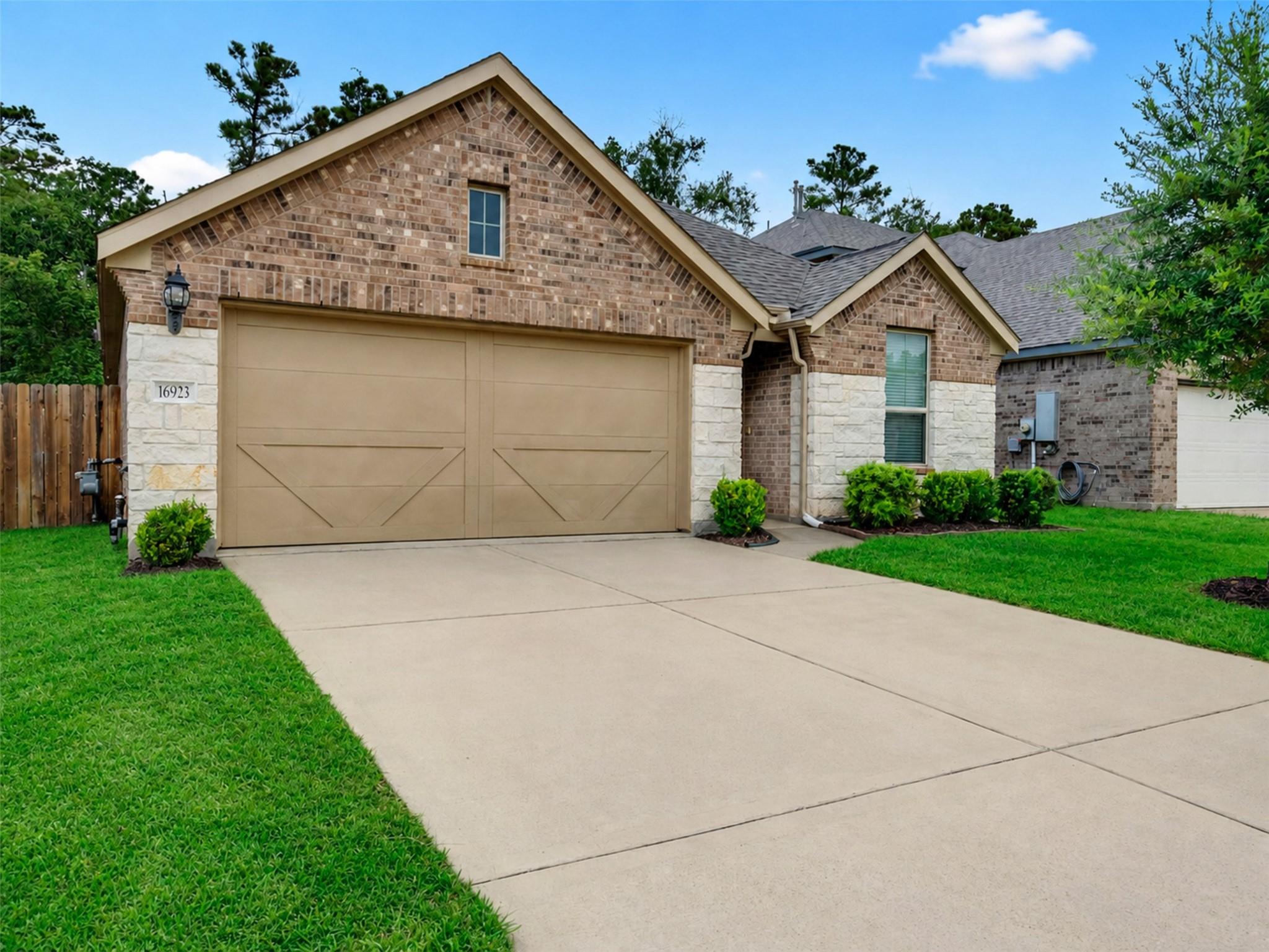 16923 Lagos Lane