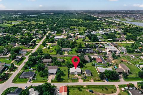 Tiny photo for 2213 Ellis Drive, Rosharon, TX 77583 (MLS # 90415646)