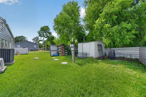 Tiny photo for 2213 Ellis Drive, Rosharon, TX 77583 (MLS # 90415646)