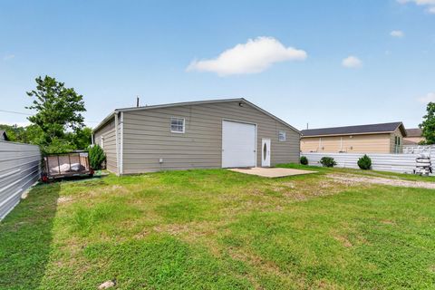 Tiny photo for 2213 Ellis Drive, Rosharon, TX 77583 (MLS # 90415646)