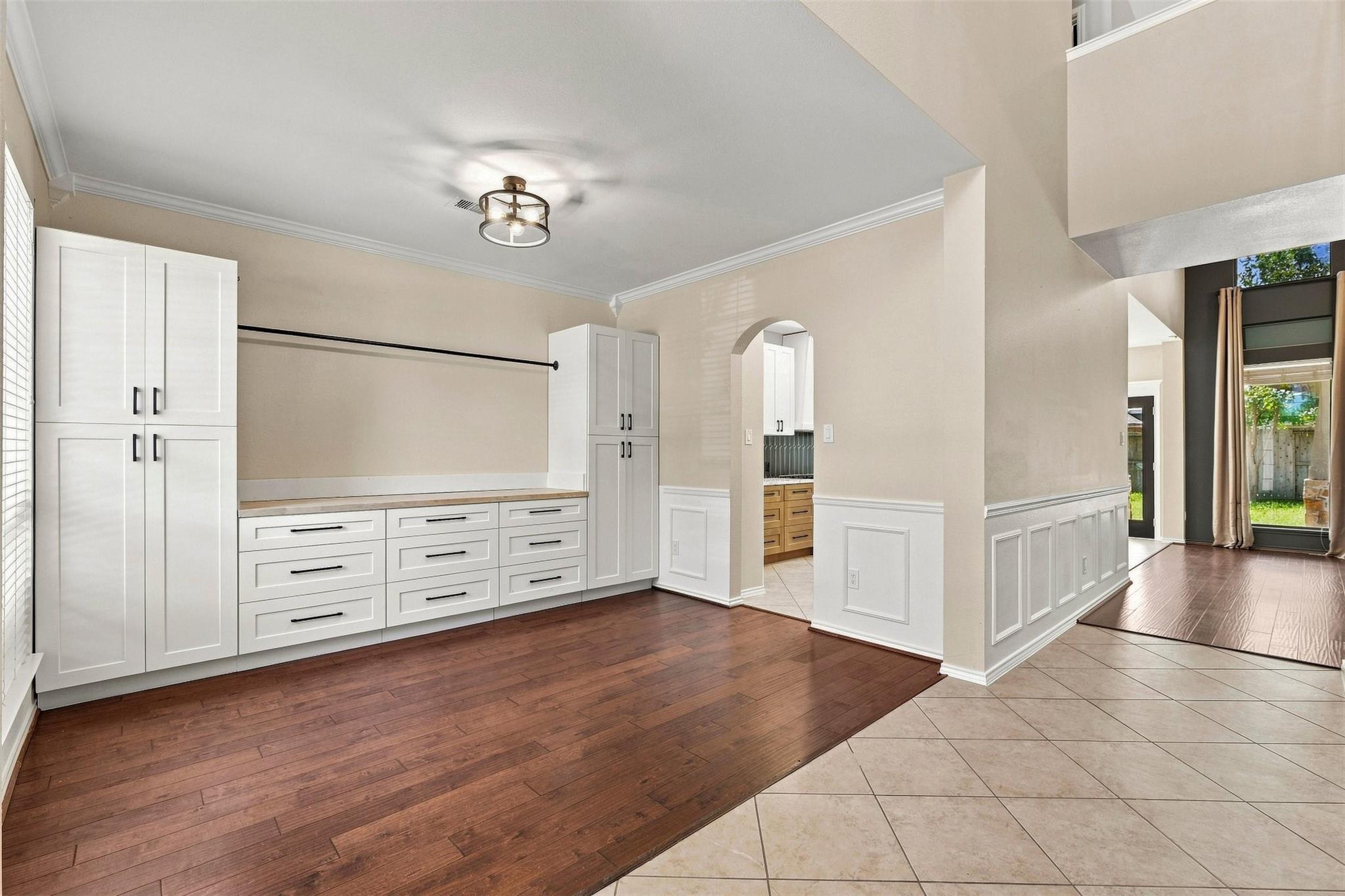 5526 Walnut Glen Lane