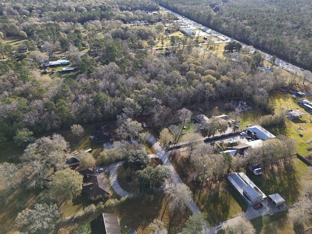 Photo of 13520 Highway 105, Beaumont, TX 77713 (MLS # 72022386)