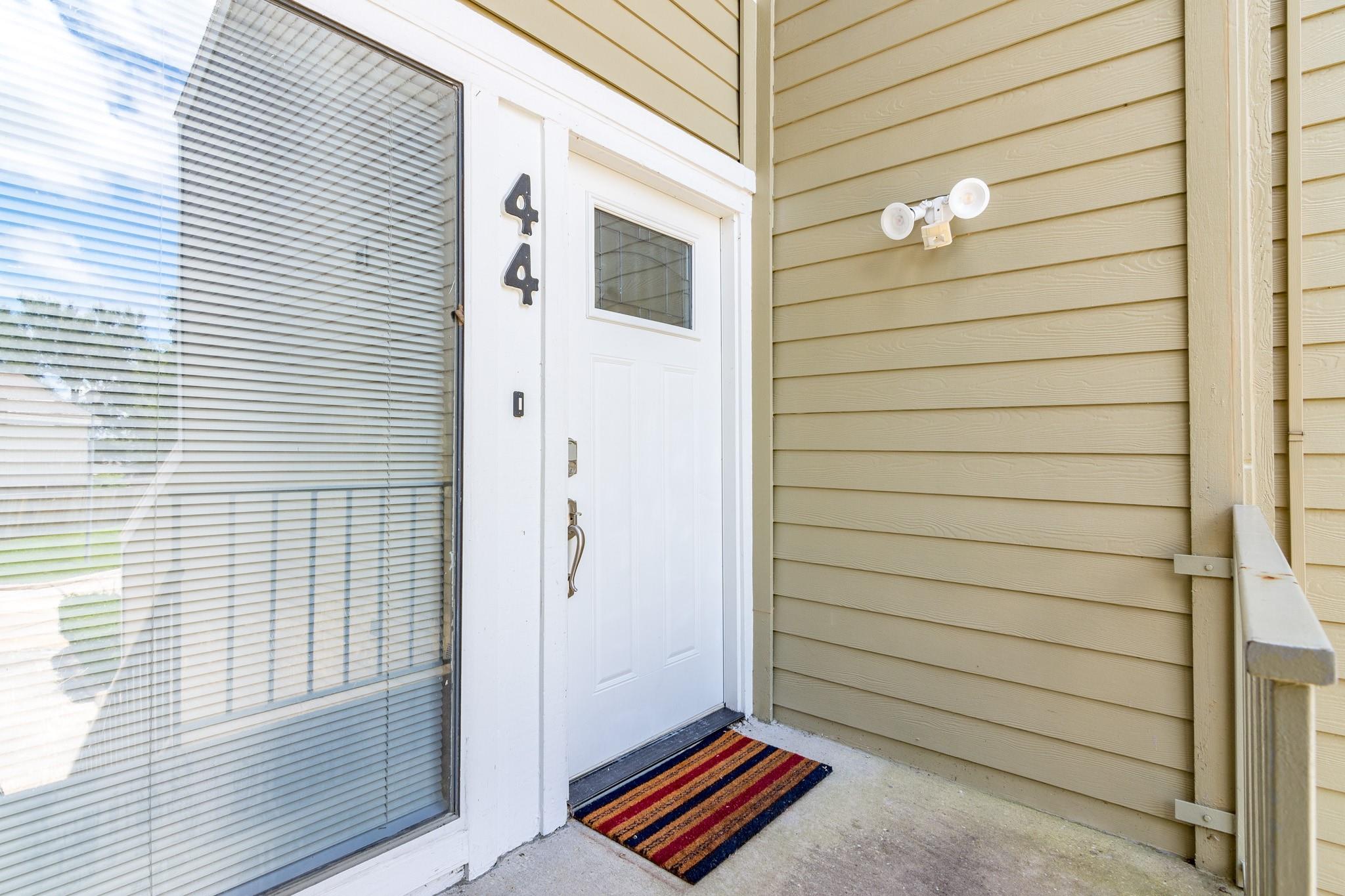 44 April Point Drive S