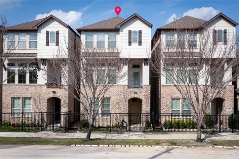Photo of 351 W 26th Street, Houston, TX 77008 (MLS # 83996208)