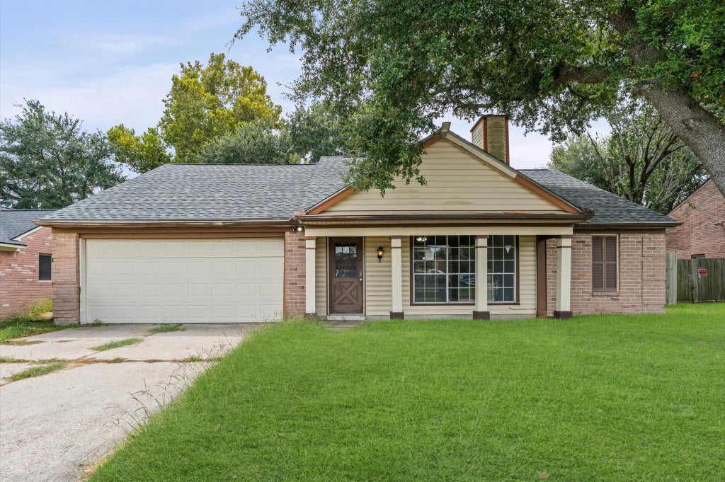 Photo of 2430 Shady Bend Drive, Pearland, TX 77581 (MLS # 76242538)