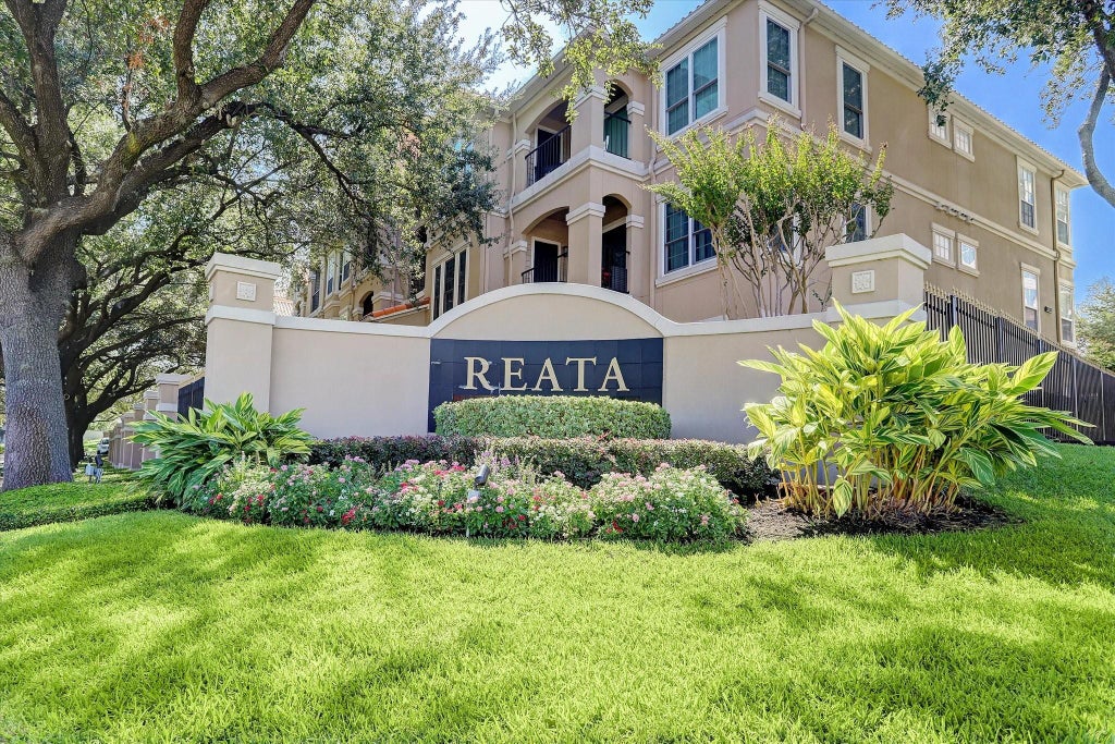 Photo of 3231 Allen Parkway #1216, Houston, TX 77019 (MLS # 66500803)
