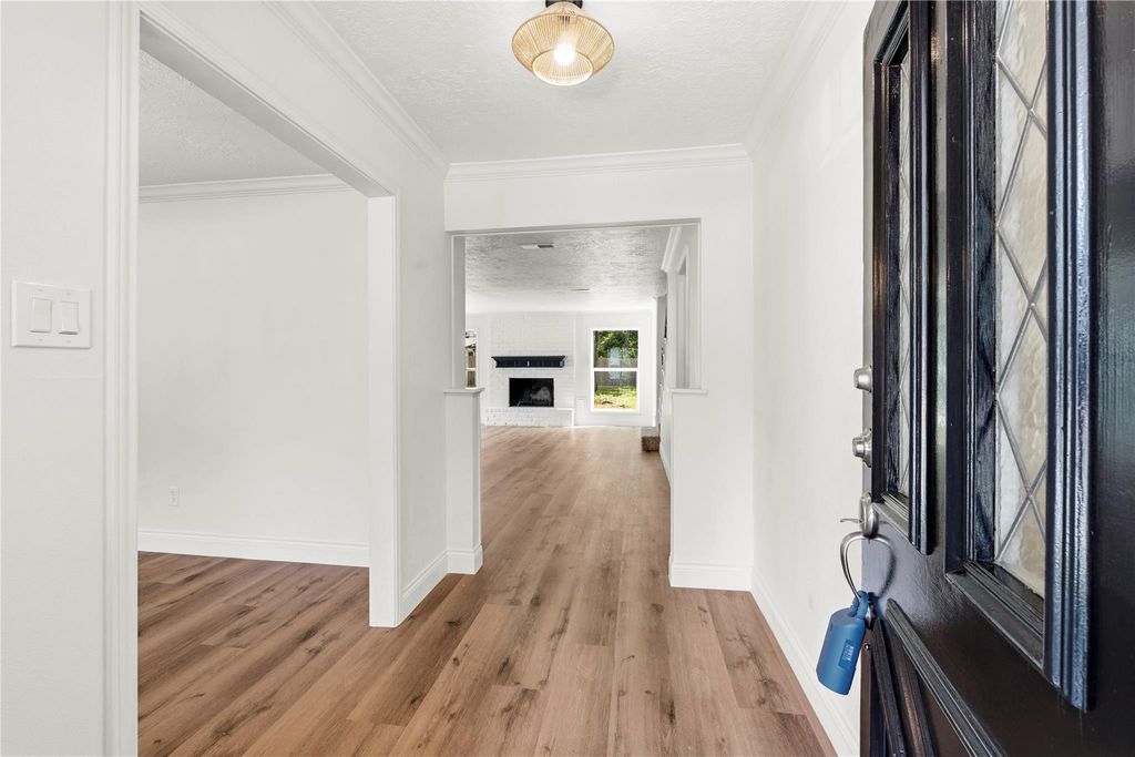 Photo of 2302 Poplar Park Drive, Houston, TX 77339 (MLS # 7072004)