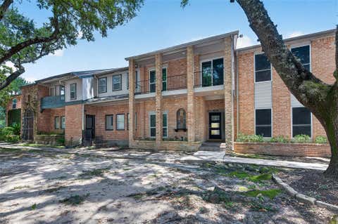 Photo of 608 N Eldridge Parkway, Houston, TX 77079 (MLS # 38893864)