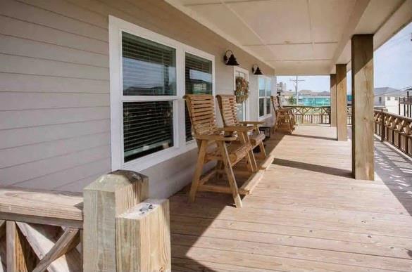 978 Tidelands Drive
