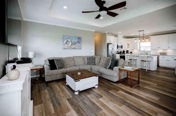 978 Tidelands Drive