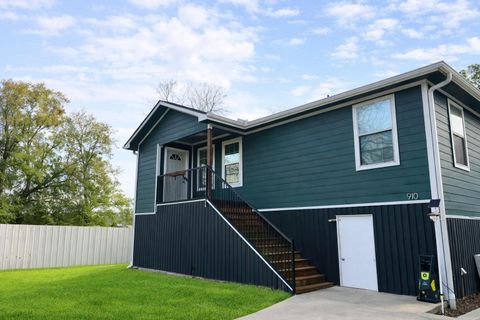 Photo of 910 Rosewick Street, Houston, TX 77015 (MLS # 62415213)