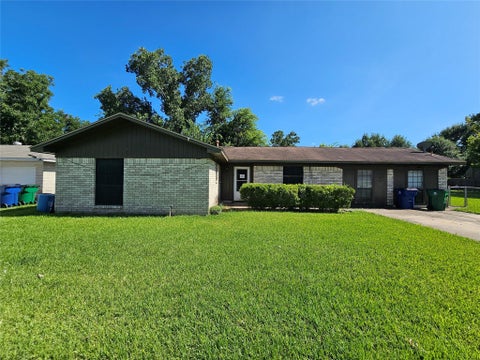 Homes For Sale - 1216 Fair Drive<br/> Brazoria County, Angleton, TX 77515