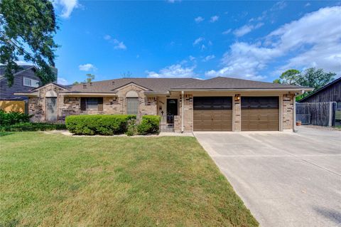 Photo of 5205 Carmona Lane, Pearland, TX 77584 (MLS # 28848699) Photo of 5205 Carmona Lane, Pearland, TX 77584 (MLS # 28848699)