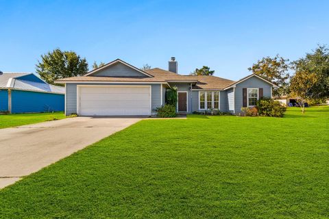 Photo of 1060 Yaupon Cove Drive, Onalaska, TX 77360 (MLS # 30286457)