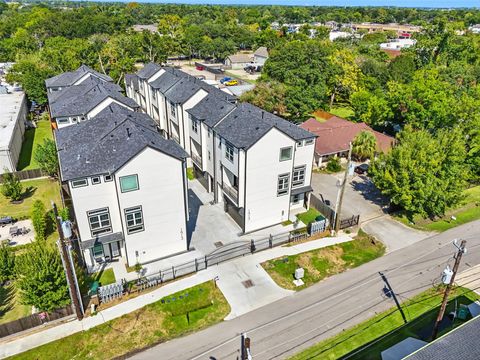 Homes For Sale - 1913 Hoskins Drive #D<br/> Houston, TX 77080