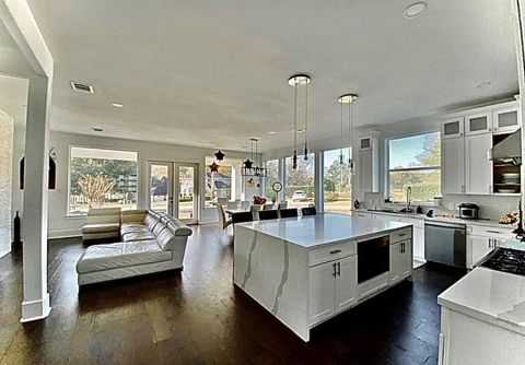 114 Bentwood Dr Montgomery TX 77356