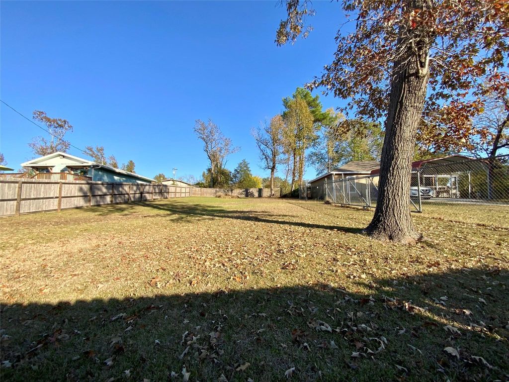Photo of 934 N Fm 356, Onalaska, TX 77360 (MLS # 43992448)