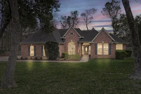Photo of 2306 Carriage Run E, Conroe, TX 77384 (MLS # 83151194)