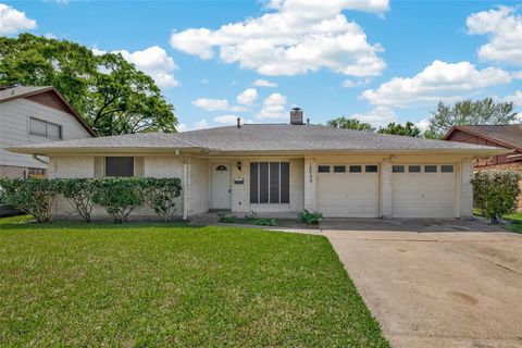 Photo of 10730 Sagewind Drive, Houston, TX 77089 (MLS # 23263557)