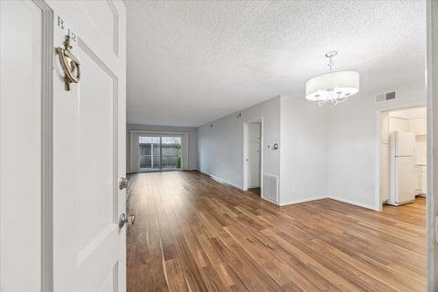 2700 Bellefontaine Street B12 Houston TX 77025
