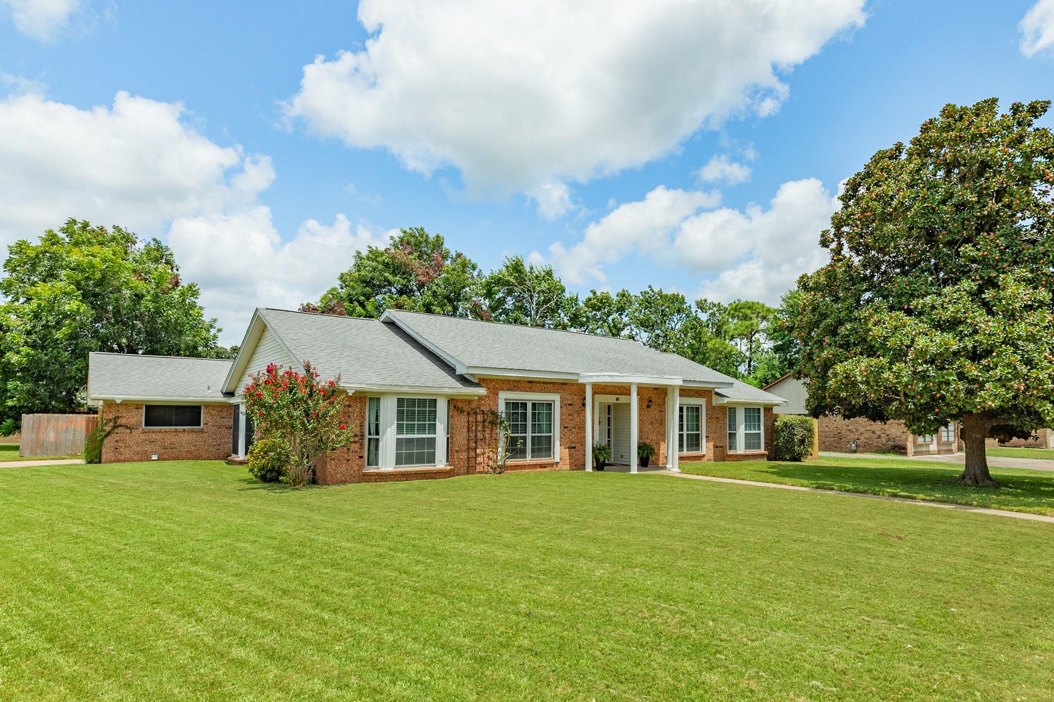 136 Tamarisk Trail