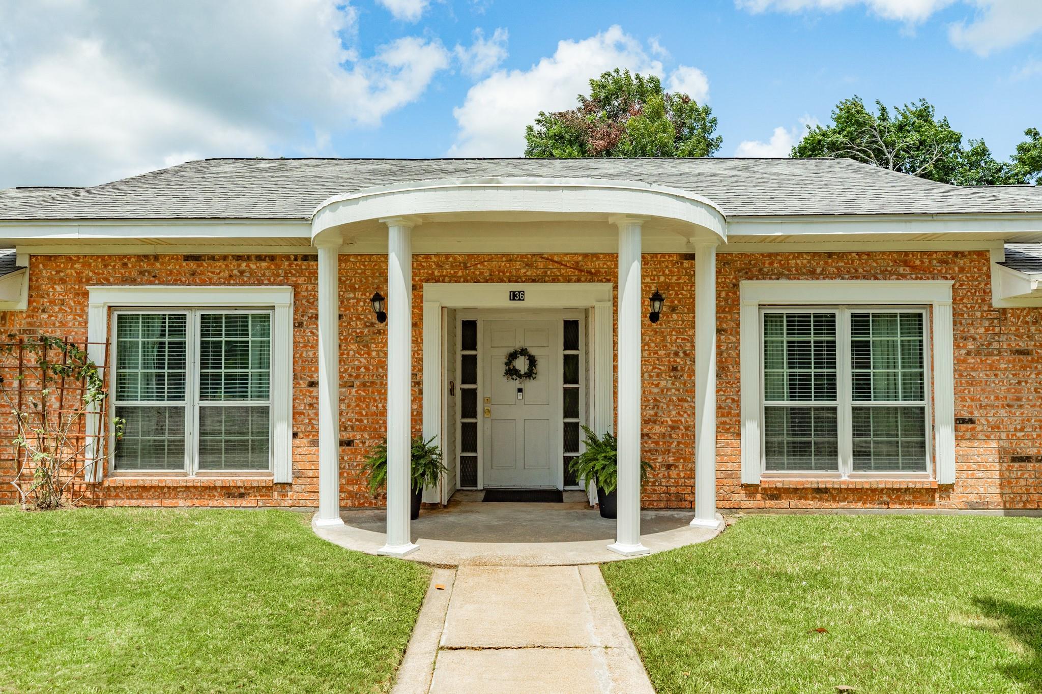 136 Tamarisk Trail