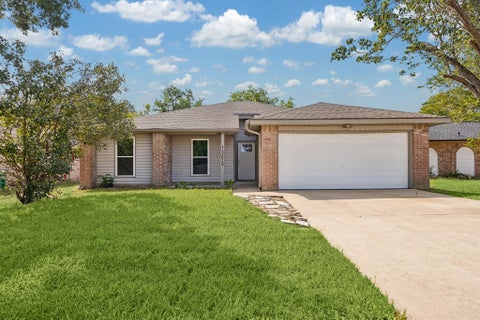 Photo of 13615 Blazey Drive, Houston, TX 77041 (MLS # 93200071)