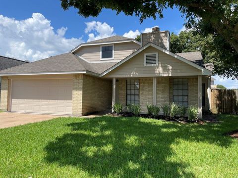Photo of 15314 Wildwood Lake Drive, Houston, TX 77083 (MLS # 34984768)