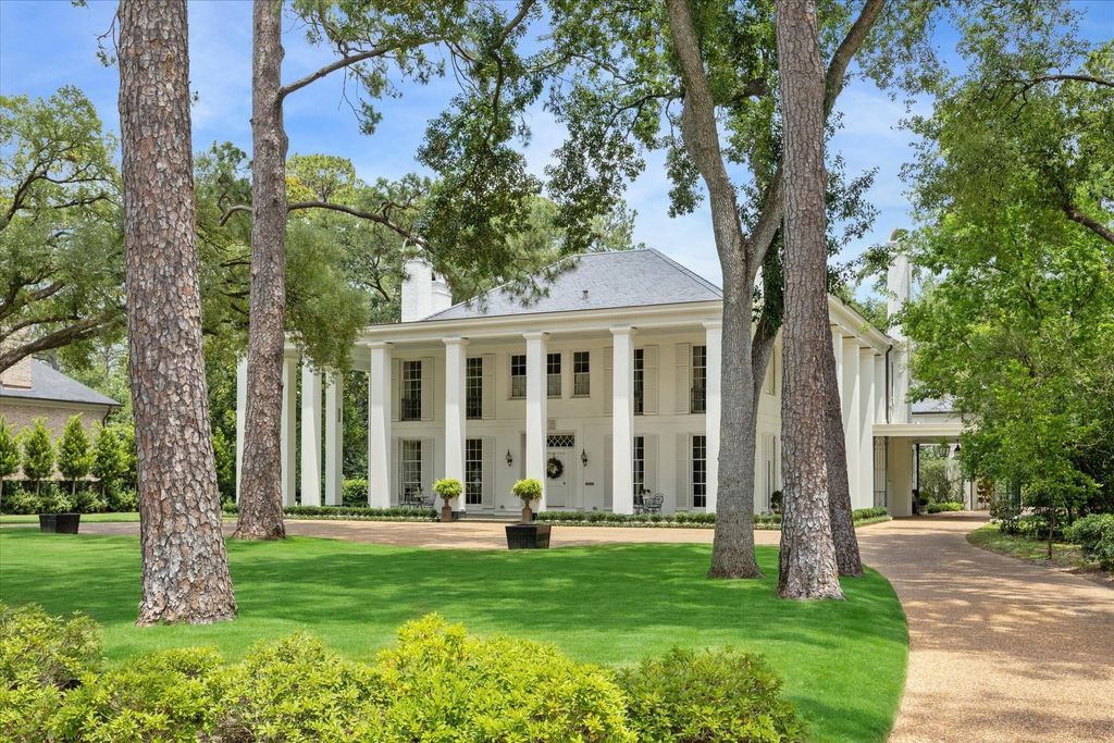 Photo of 4019 Inverness Drive, Houston, TX 77019 (MLS # 2412262)