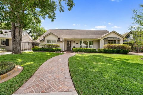 Photo of 6131 Olympia Drive, Houston, TX 77057 (MLS # 60788773)