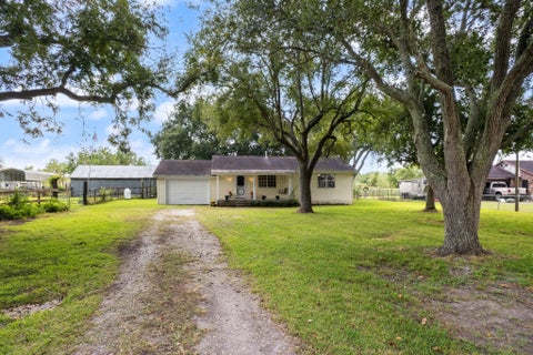 Photo of 11325 32nd Street, Santa Fe, TX 77510 (MLS # 48393736)