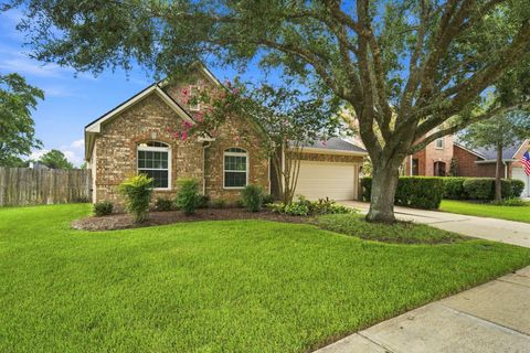 Photo of 3403 Appleton Drive, Pearland, TX 77584 (MLS # 31849096)